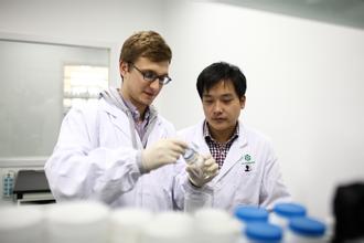 13家医药企业上榜2015全球500强，国药营收2480亿跃升81位