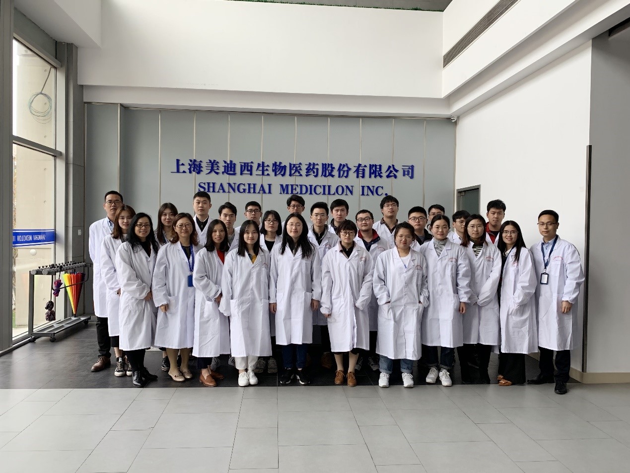 走进HJC黄金城平台，与学子共话成长