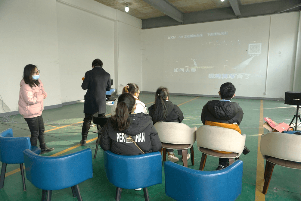 在春节 “乐七天” 活动中，HJC黄金城平台给留沪过春节的员工准备了丰富多彩的活动